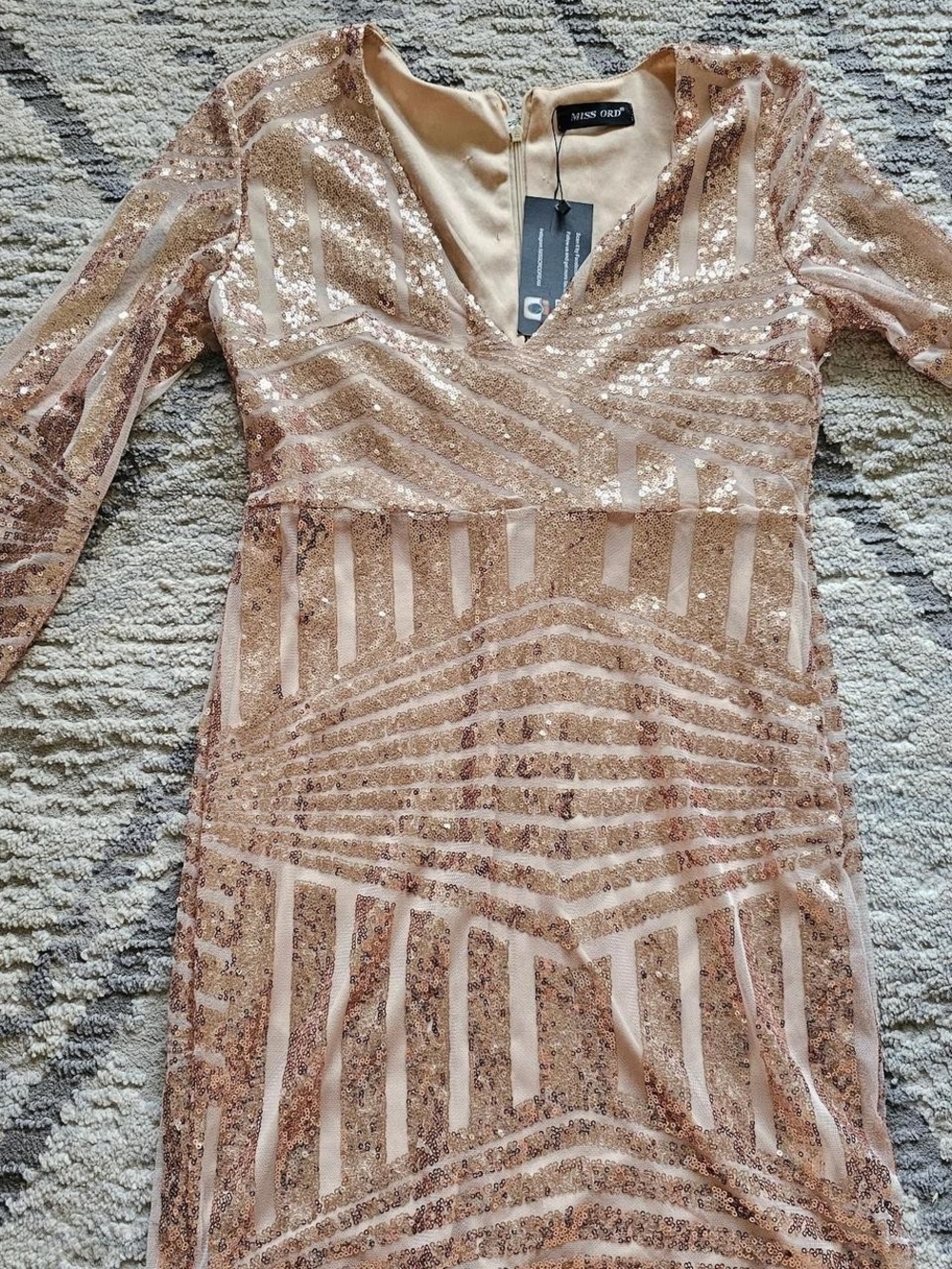 Miss Ord Rose Gold Sequin Long Sleeve V-Neck Dress